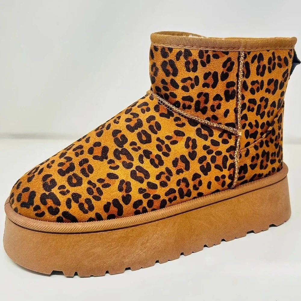 SIZE 10 🌟 WILD DIVAS LEOPARD PRINT BOOTIES 🌟